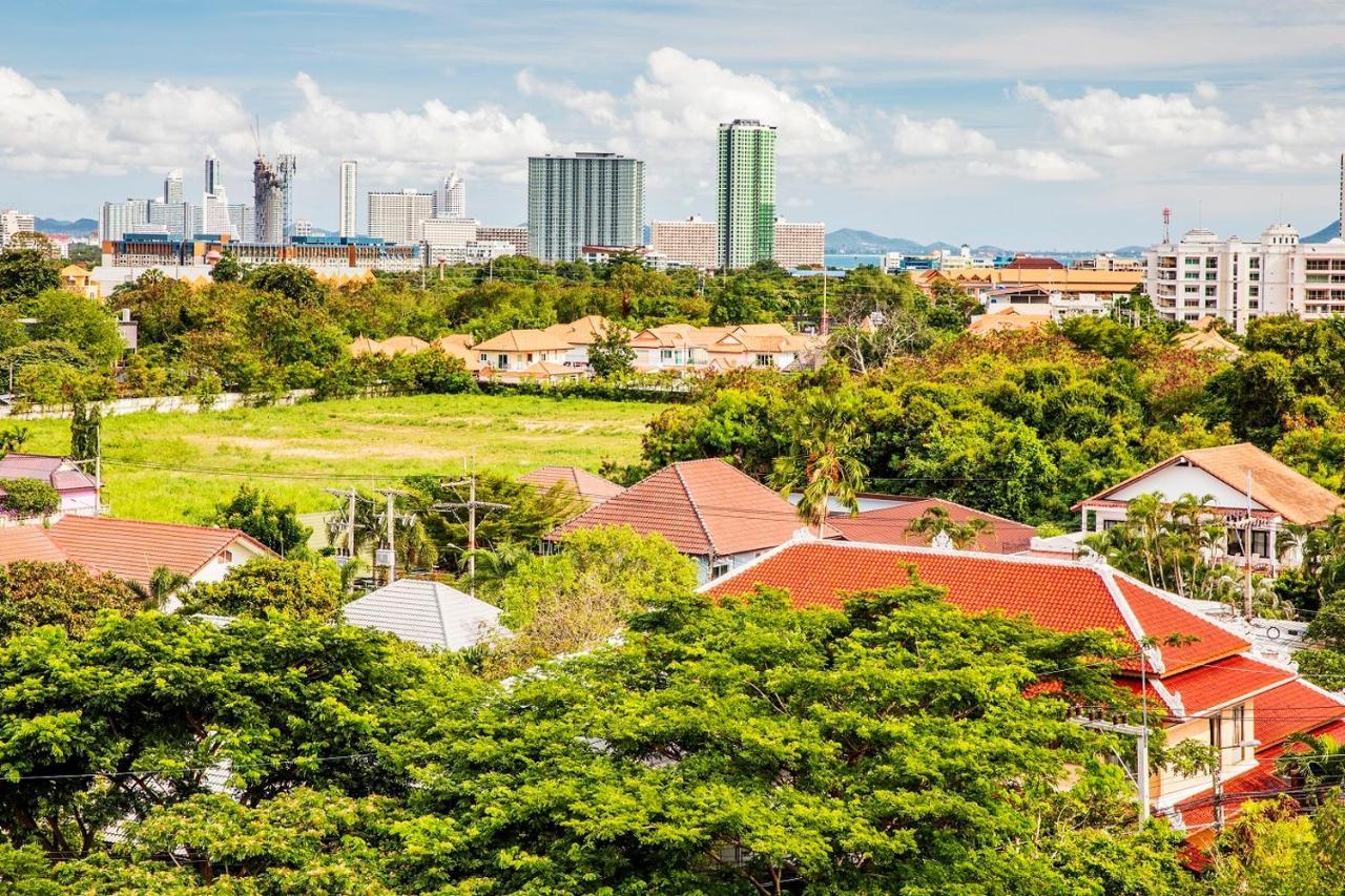The Rizin Hotell Pattaya Exteriör bild