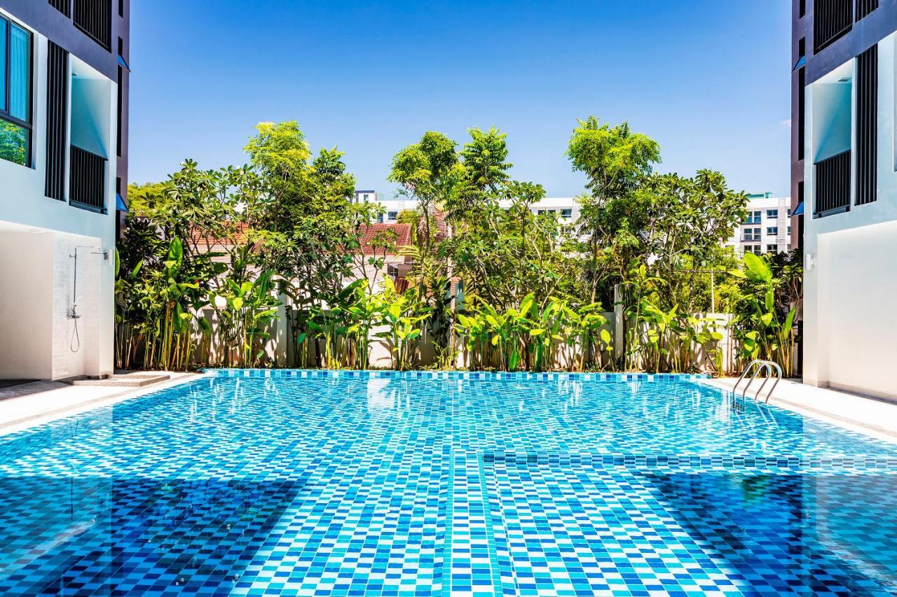 The Rizin Hotell Pattaya Exteriör bild