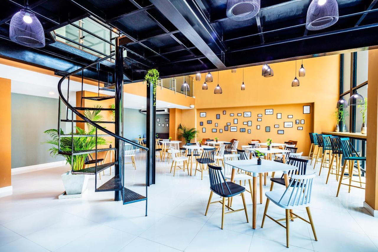 The Rizin Hotell Pattaya Exteriör bild